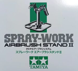 Tamiya SPRAY-WORK Airbrush stand II - Base d'appoggio per aerografi e pipette con pozzetti per colore