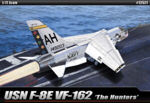USN "United States Navy" Vought F-8E Crusader "VF-162 The Hunters" Carrier-based air superiority fighter jet aircraft
