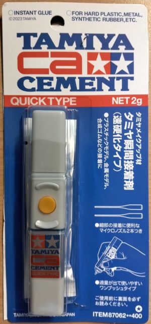 Tamiya "CA - Cyanoacrylate cement" - "Contains case, glue, 2 micro nozzles" Tamiya "CA - Cianoacrilato cemento" - "Contiene custodia, colla, 2 micro ugelli"